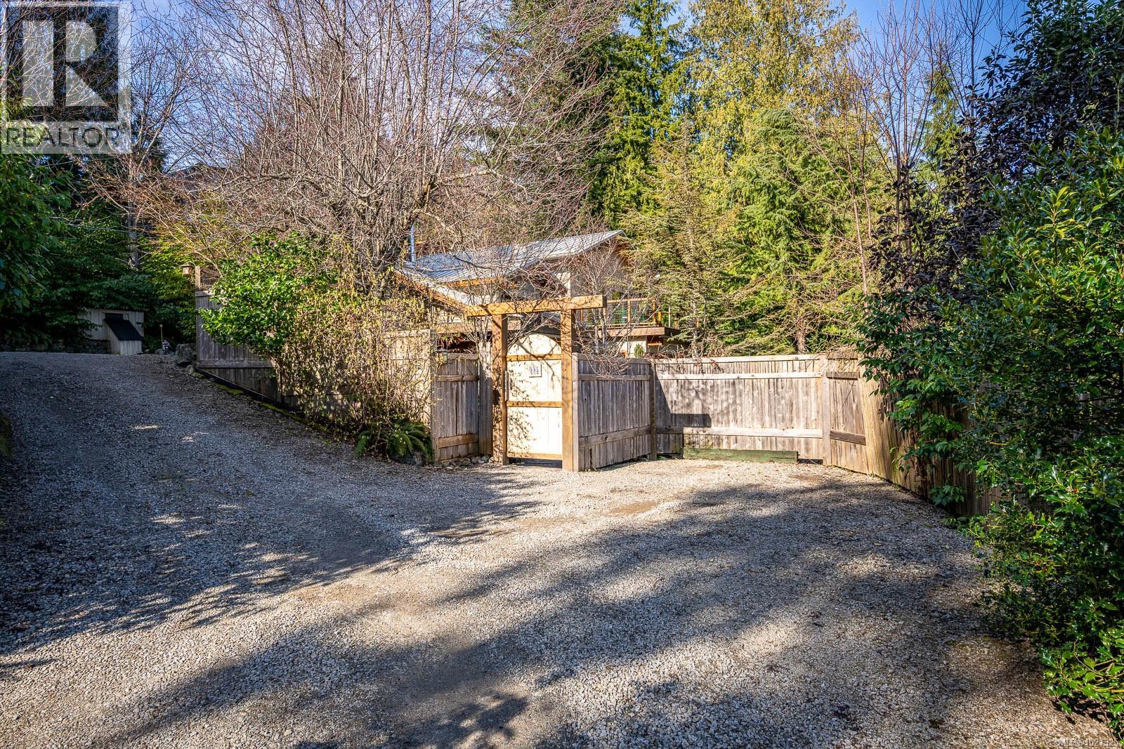 825 Austin Dr, Cortes Island, British Columbia  V0P 1K0 - Photo 57 - 1027325