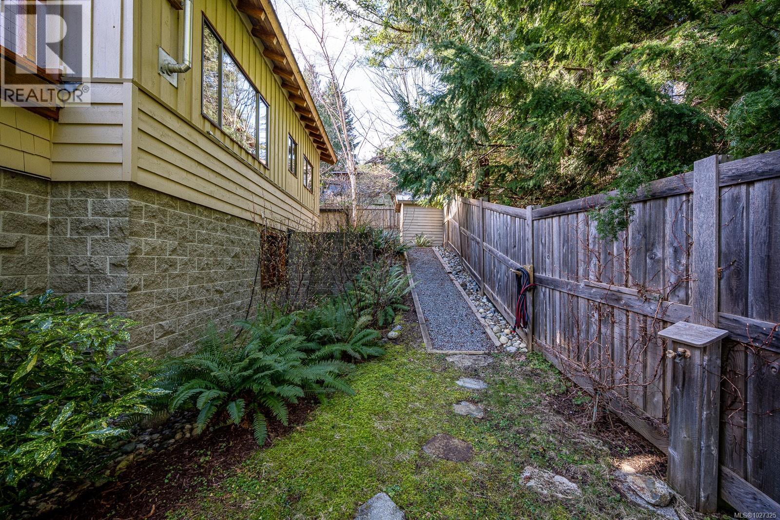 825 Austin Dr, Cortes Island, British Columbia  V0P 1K0 - Photo 63 - 1027325