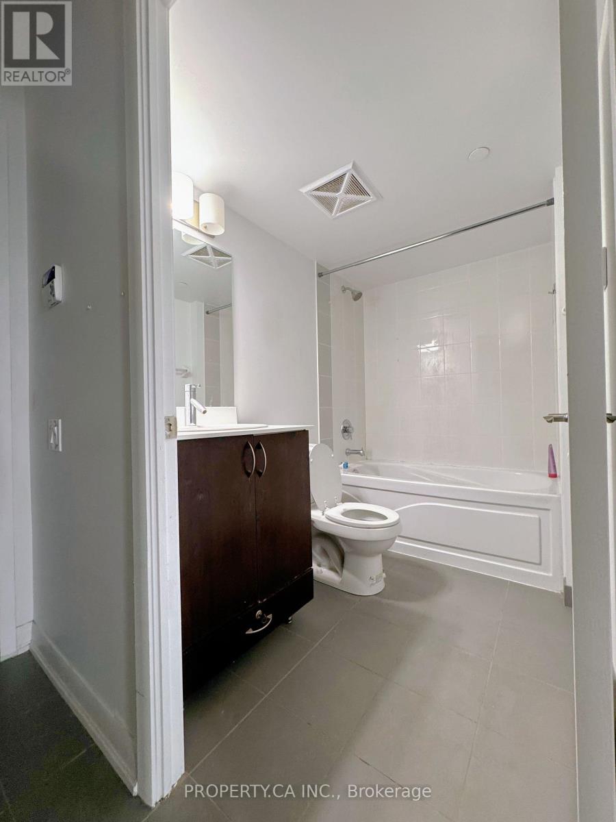 2207 - 5162 Yonge Street, Toronto (Willowdale West), Ontario  M2N 0E9 - Photo 7 - C12853712