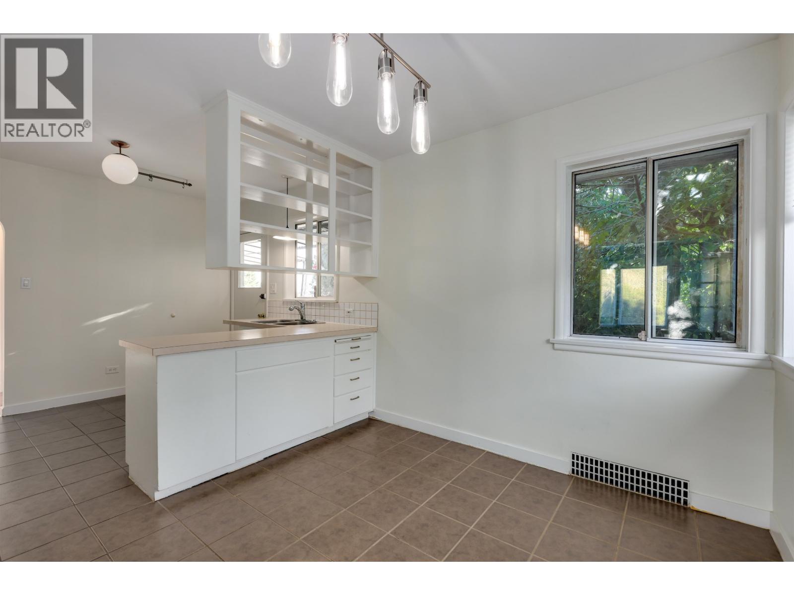 509 E Keith Road, North Vancouver, British Columbia  V7L 1W3 - Photo 6 - R3096910