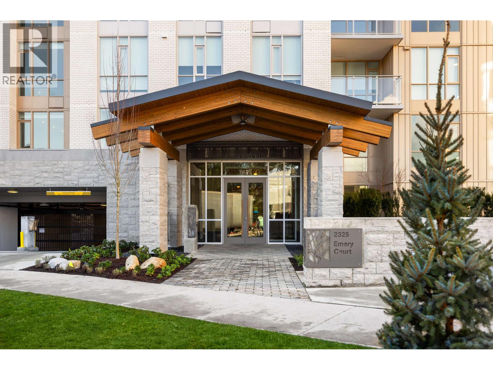 607 2385 Emery Court, North Vancouver, British Columbia  V7J 0E8 - Photo 2 - R3096908