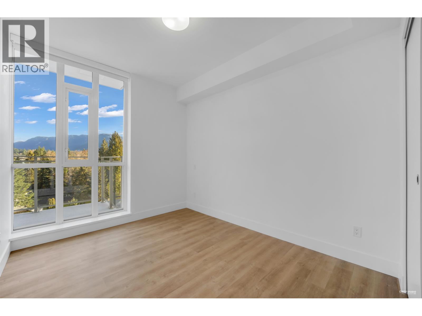 607 2385 Emery Court, North Vancouver, British Columbia  V7J 0E8 - Photo 5 - R3096908