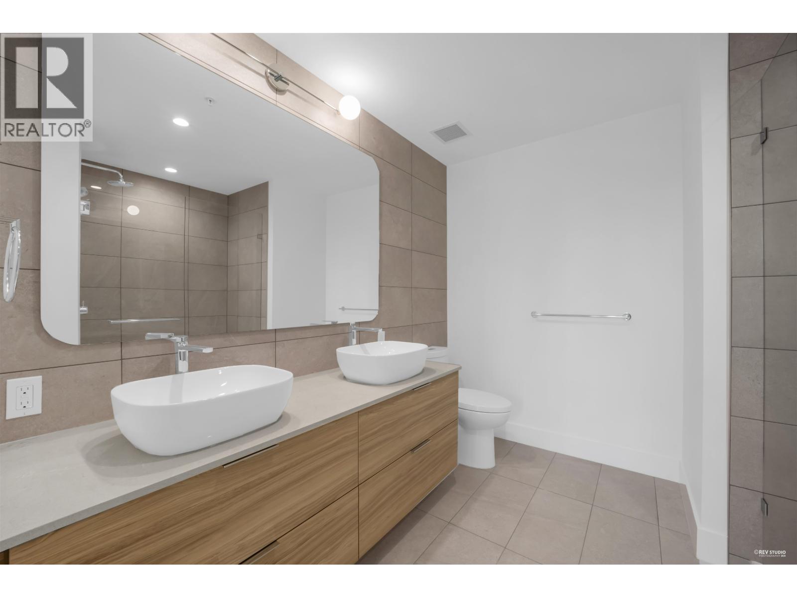 607 2385 Emery Court, North Vancouver, British Columbia  V7J 0E8 - Photo 9 - R3096908