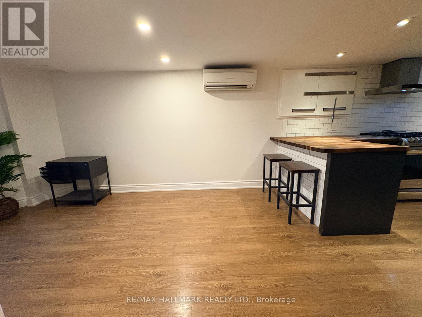 A - 1381 Queen Street E, Toronto (Greenwood-Coxwell), Ontario  M4L 1C7 - Photo 4 - E12853818