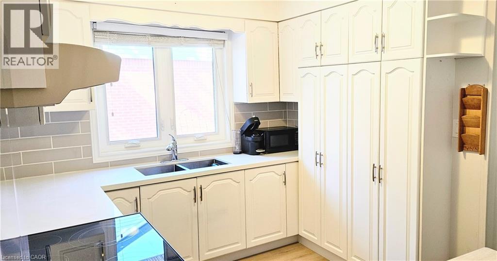 111 Castlefield Drive, Hamilton, Ontario  L8T 3R1 - Photo 10 - 40808772