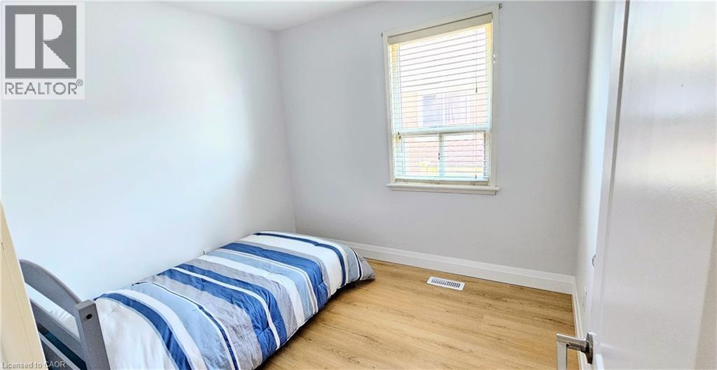 111 Castlefield Drive, Hamilton, Ontario  L8T 3R1 - Photo 16 - 40808772