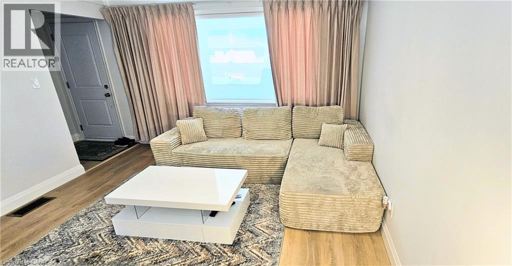 111 Castlefield Drive, Hamilton, Ontario  L8T 3R1 - Photo 6 - 40808772