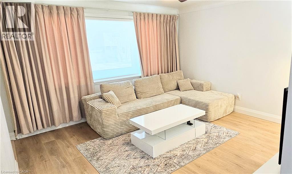 111 Castlefield Drive, Hamilton, Ontario  L8T 3R1 - Photo 7 - 40808772