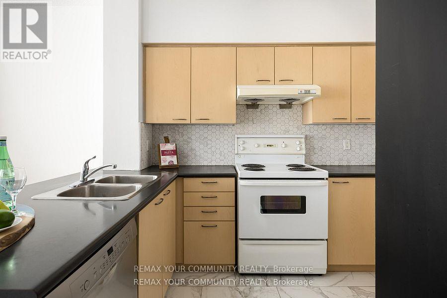 111 - 48 Suncrest Boulevard, Markham, Ontario  L3T 7Y6 - Photo 10 - N12853716