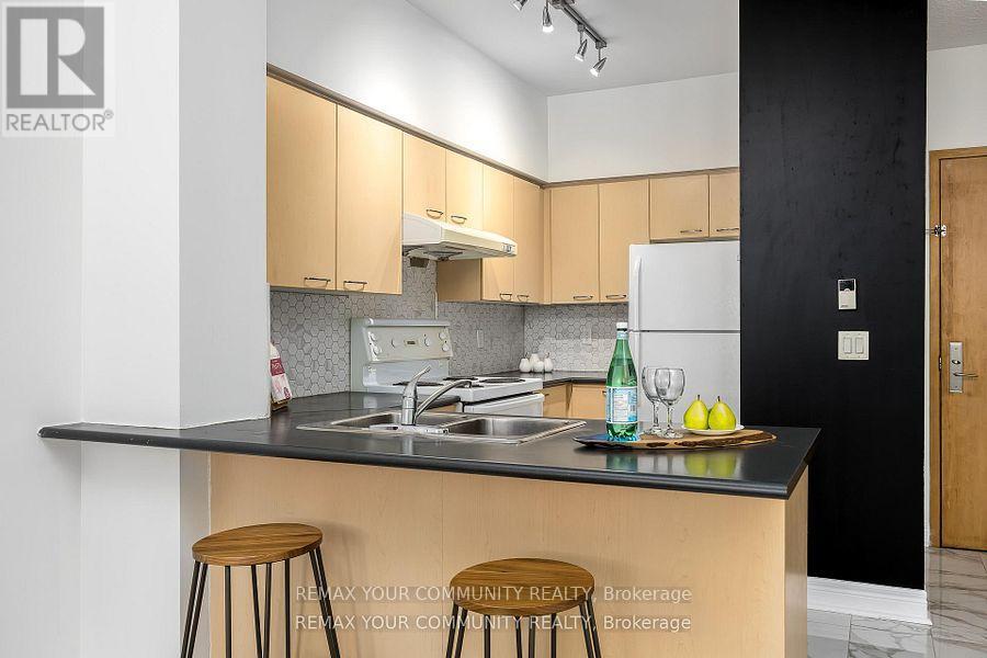 111 - 48 Suncrest Boulevard, Markham, Ontario  L3T 7Y6 - Photo 11 - N12853716