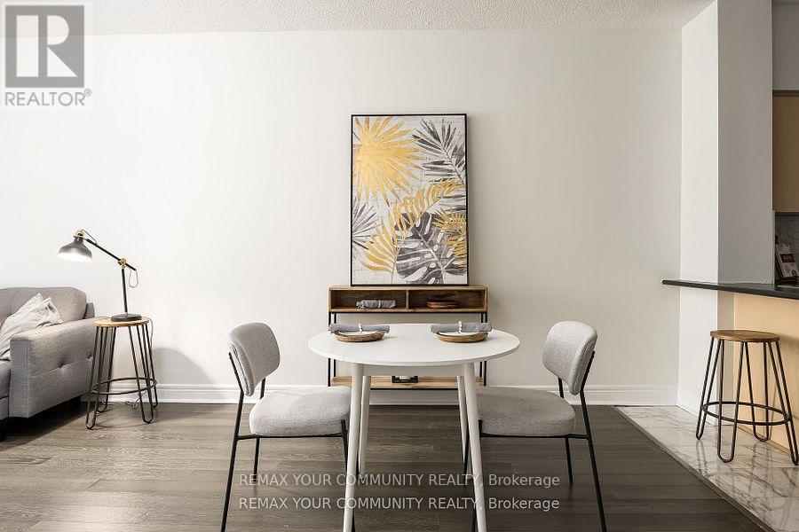 111 - 48 Suncrest Boulevard, Markham, Ontario  L3T 7Y6 - Photo 5 - N12853716