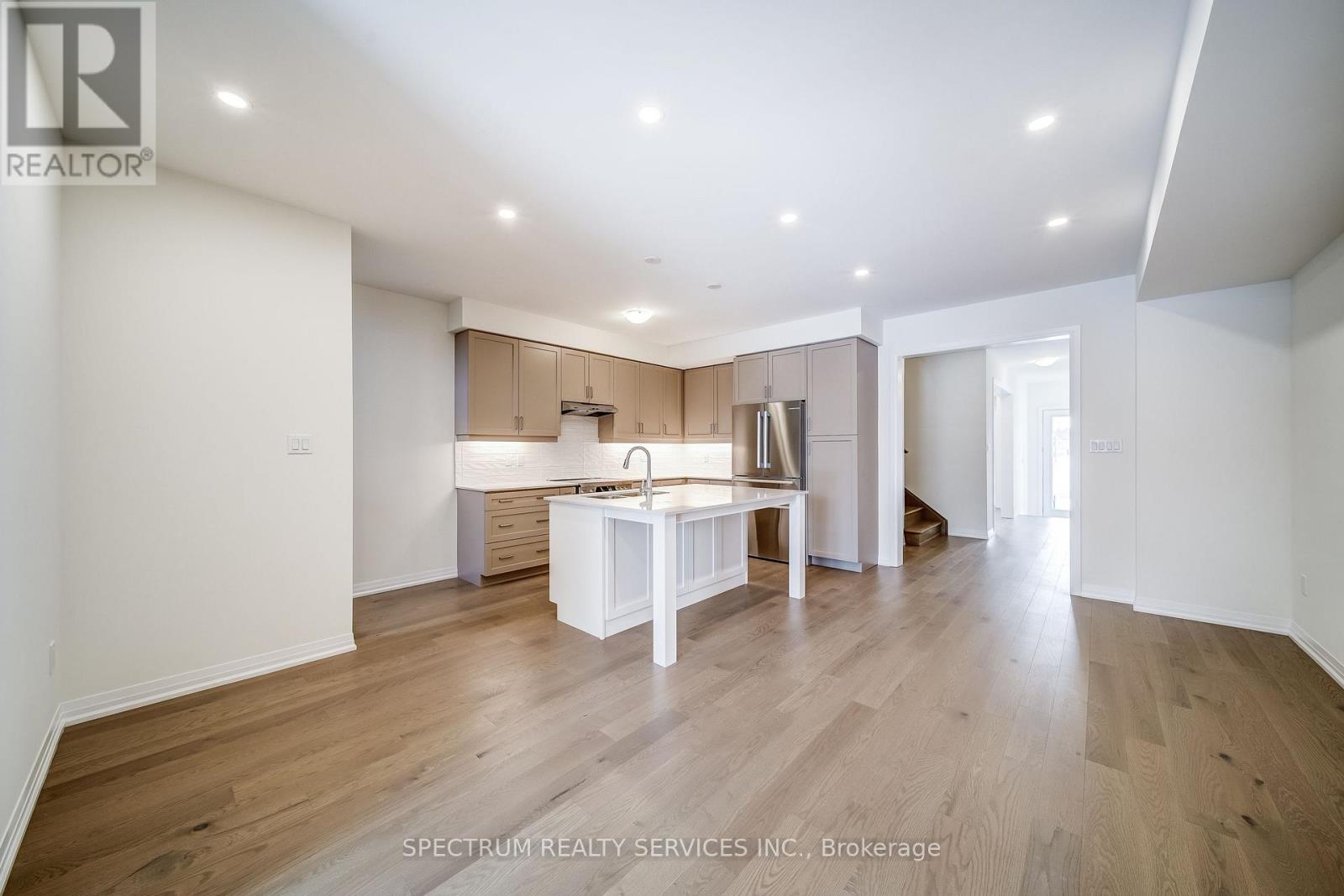 132 Adario Crescent, Vaughan (Vellore Village), Ontario  L4H 4P7 - Photo 5 - N12853762