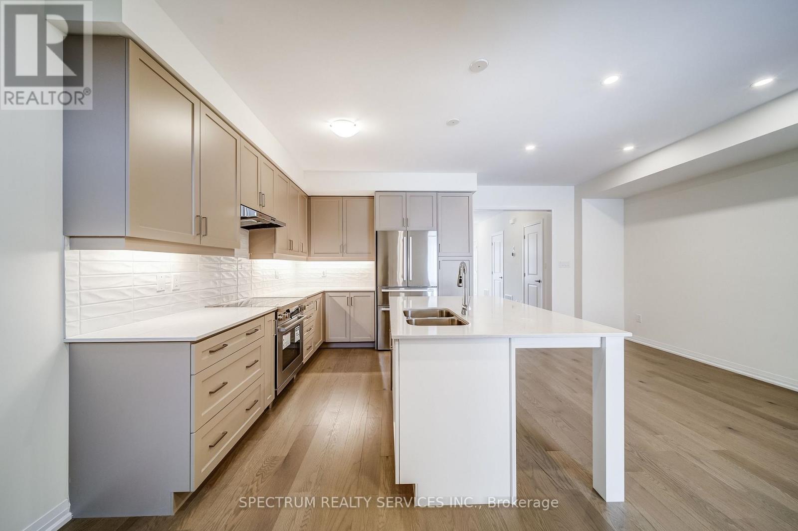 132 Adario Crescent, Vaughan (Vellore Village), Ontario  L4H 4P7 - Photo 8 - N12853762