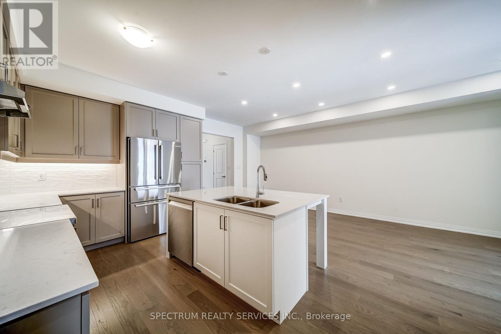 132 Adario Crescent, Vaughan (Vellore Village), Ontario  L4H 4P7 - Photo 9 - N12853762