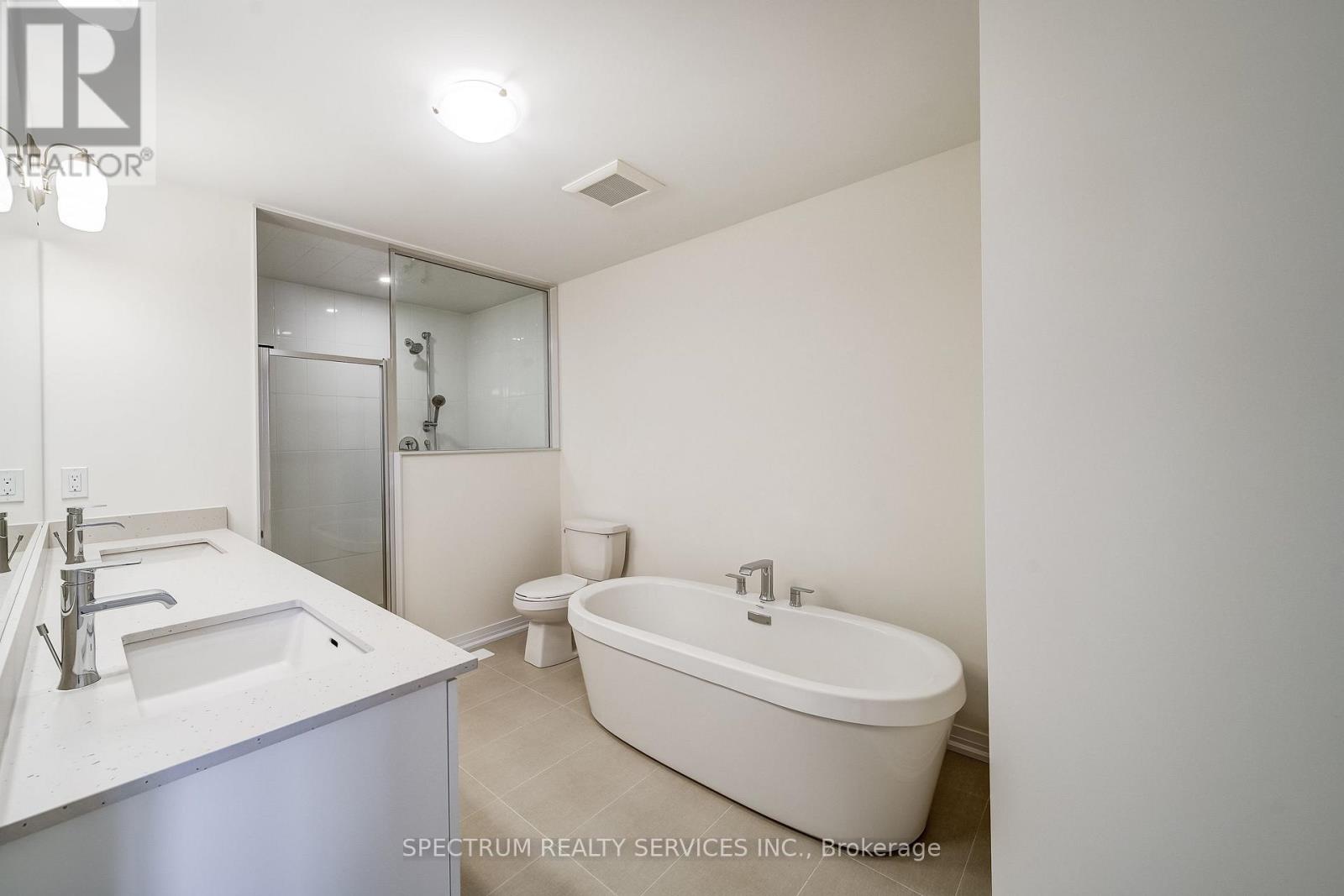 136 Adario Crescent, Vaughan (Vellore Village), Ontario  L4H 4P7 - Photo 23 - N12853776