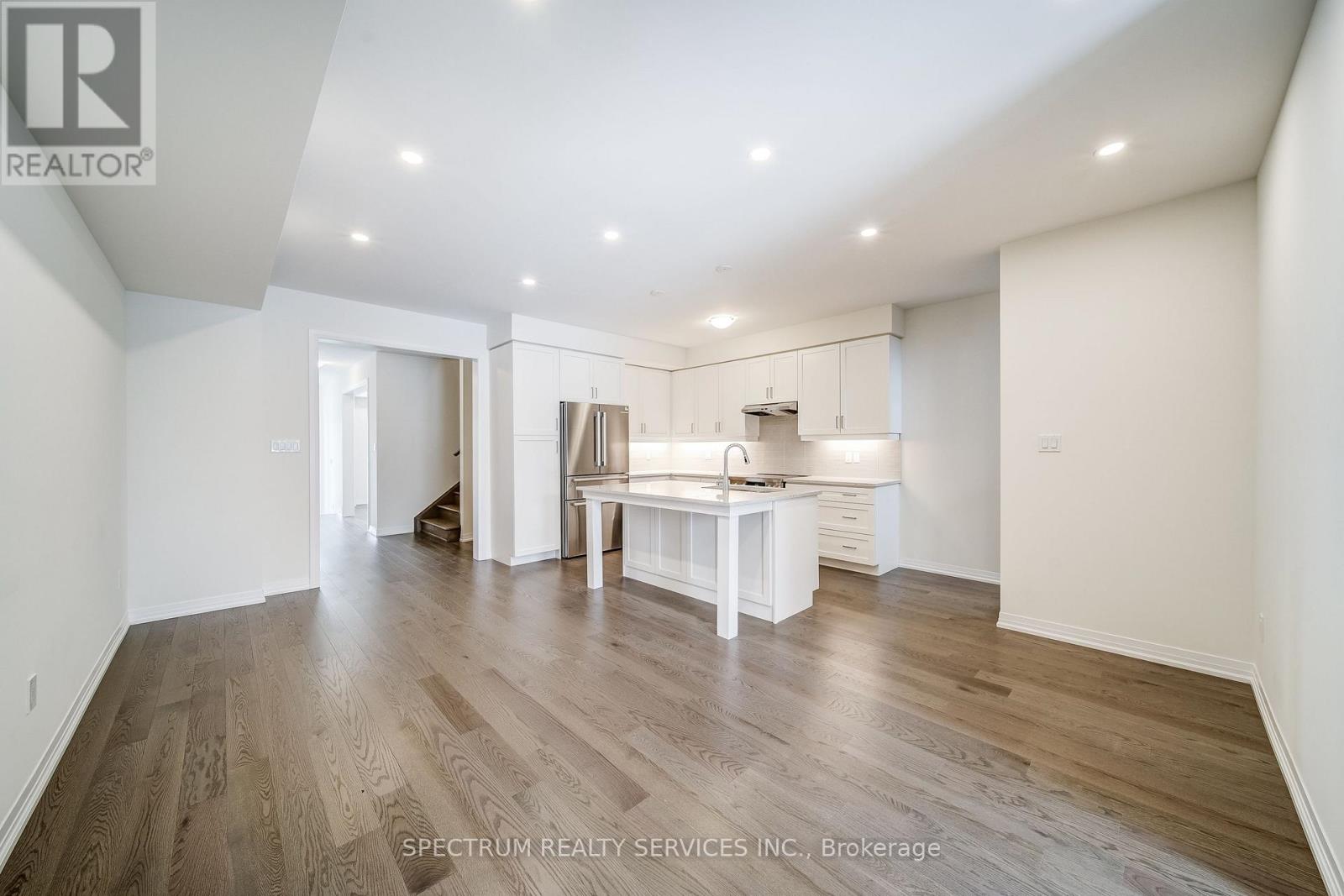 136 Adario Crescent, Vaughan (Vellore Village), Ontario  L4H 4P7 - Photo 5 - N12853776