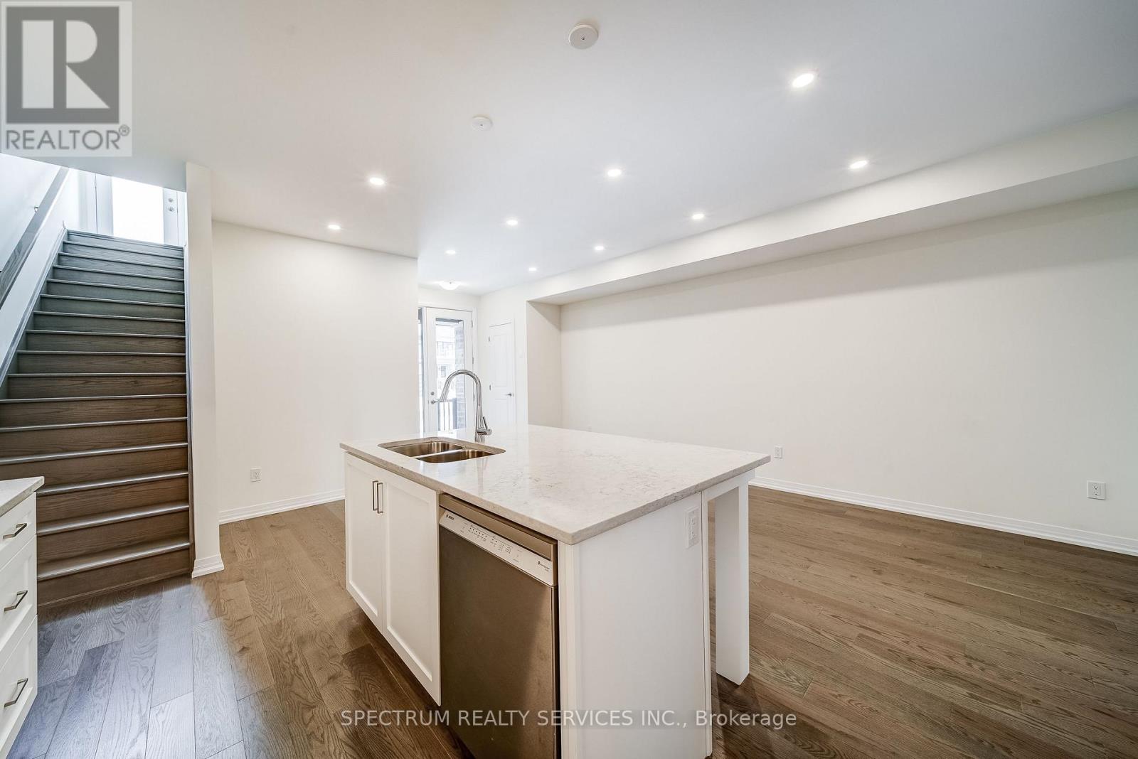 136 Adario Crescent, Vaughan (Vellore Village), Ontario  L4H 4P7 - Photo 9 - N12853776