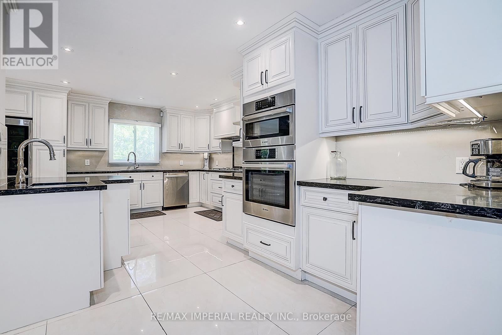 50 Kings Cross Avenue, Richmond Hill (Bayview Hill), Ontario  L4B 2S9 - Photo 19 - N12853876