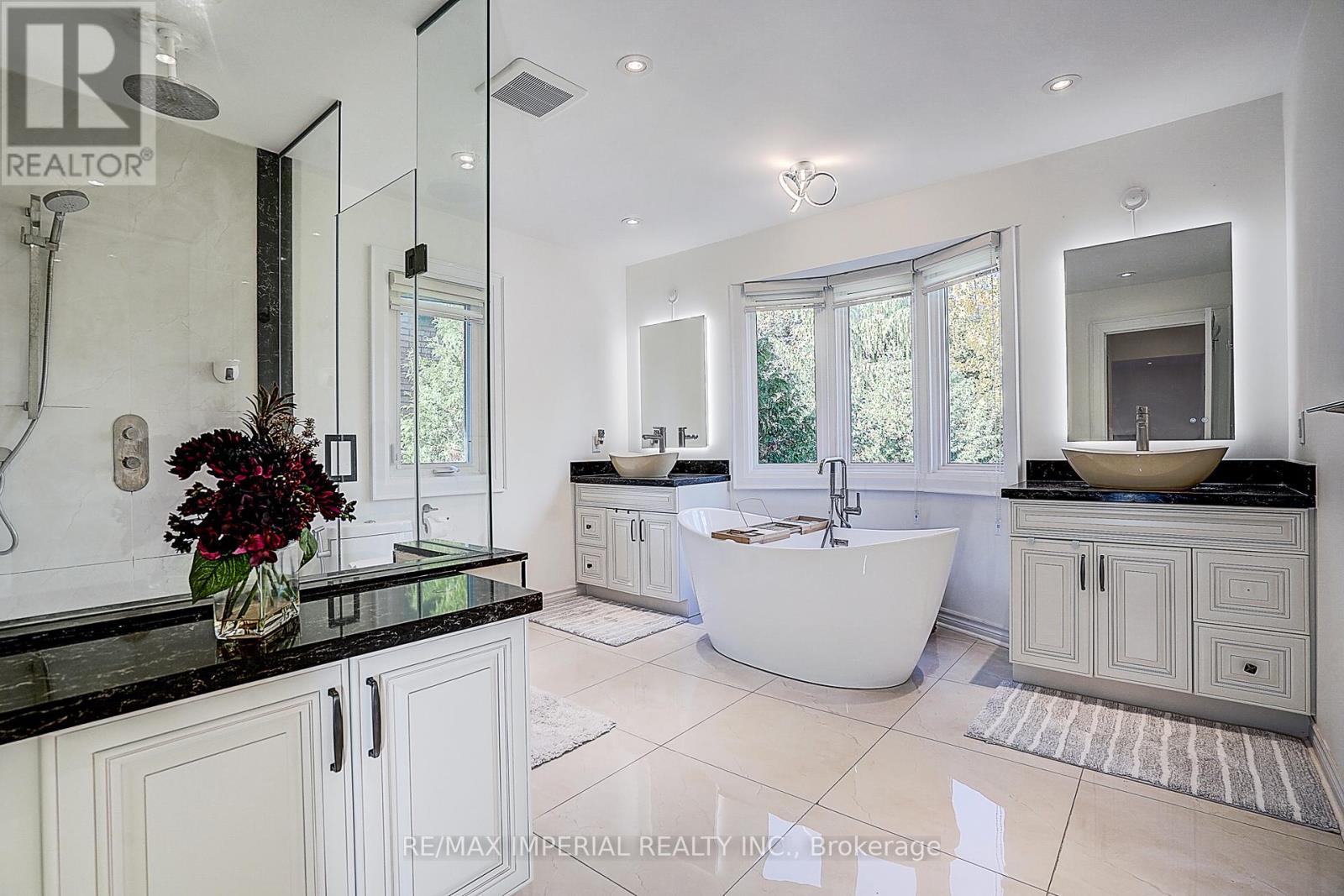 50 Kings Cross Avenue, Richmond Hill (Bayview Hill), Ontario  L4B 2S9 - Photo 22 - N12853876