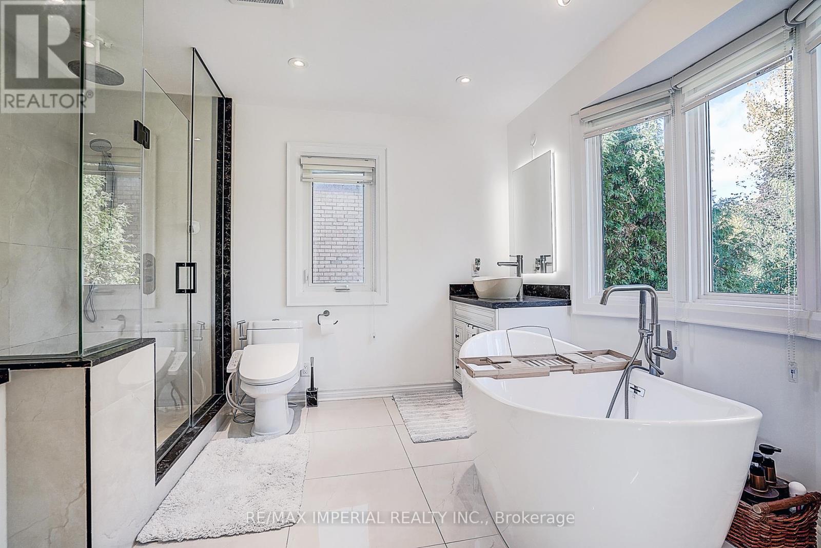 50 Kings Cross Avenue, Richmond Hill (Bayview Hill), Ontario  L4B 2S9 - Photo 23 - N12853876