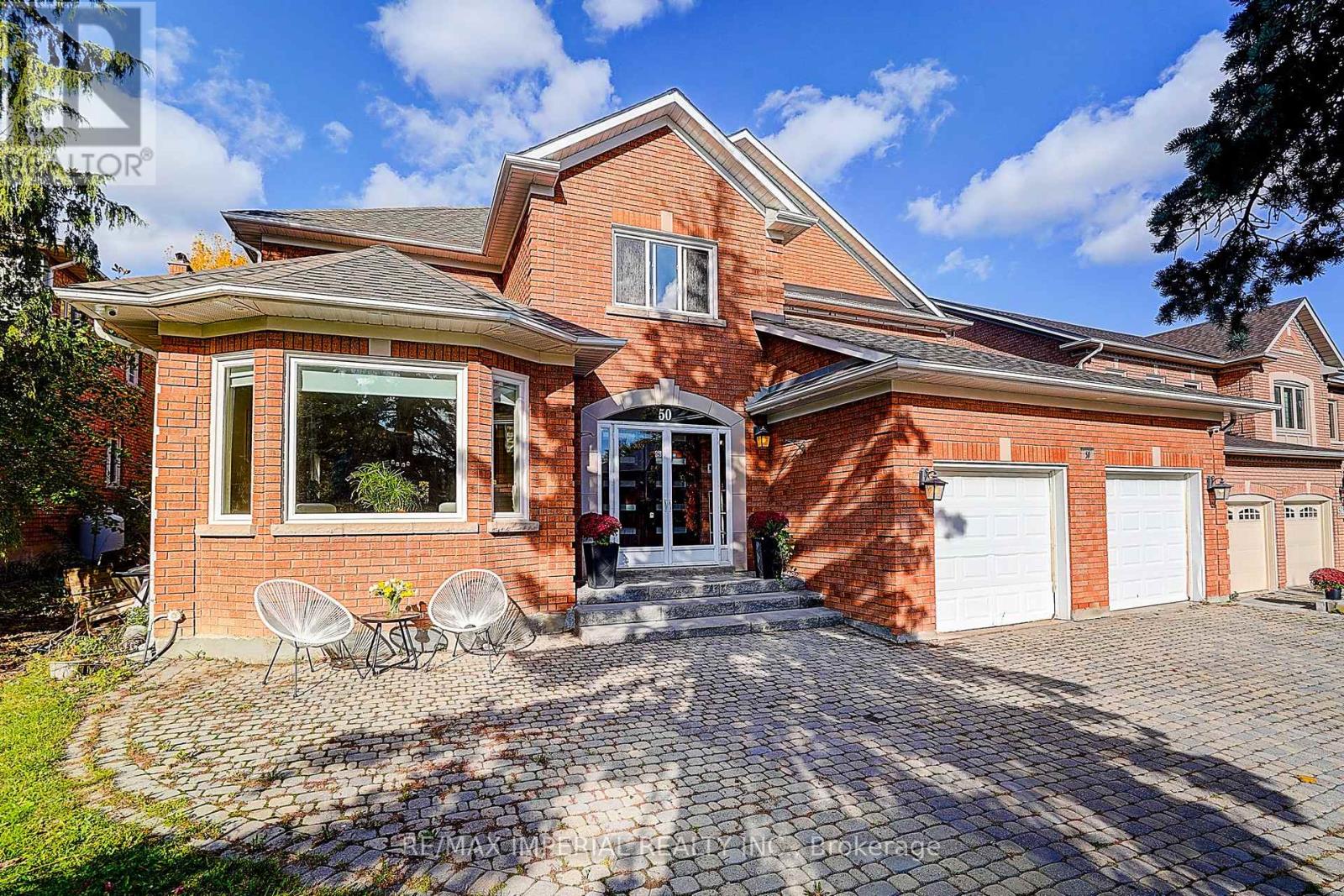 50 Kings Cross Avenue, Richmond Hill (Bayview Hill), Ontario  L4B 2S9 - Photo 4 - N12853876