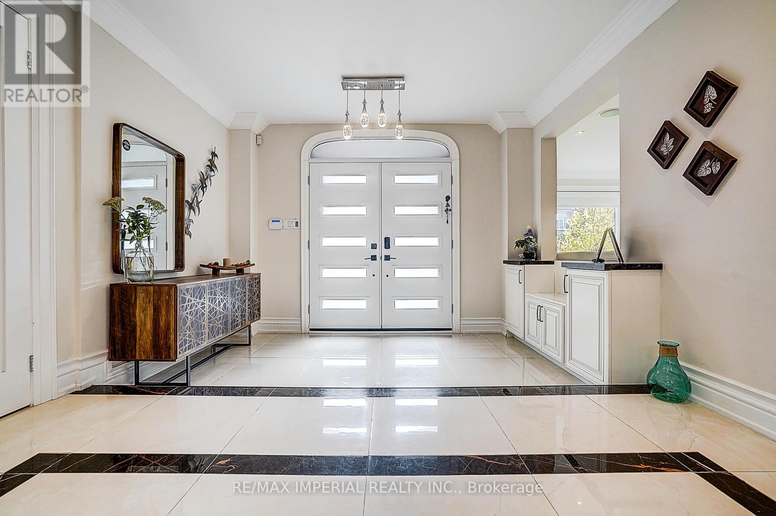 50 Kings Cross Avenue, Richmond Hill (Bayview Hill), Ontario  L4B 2S9 - Photo 6 - N12853876