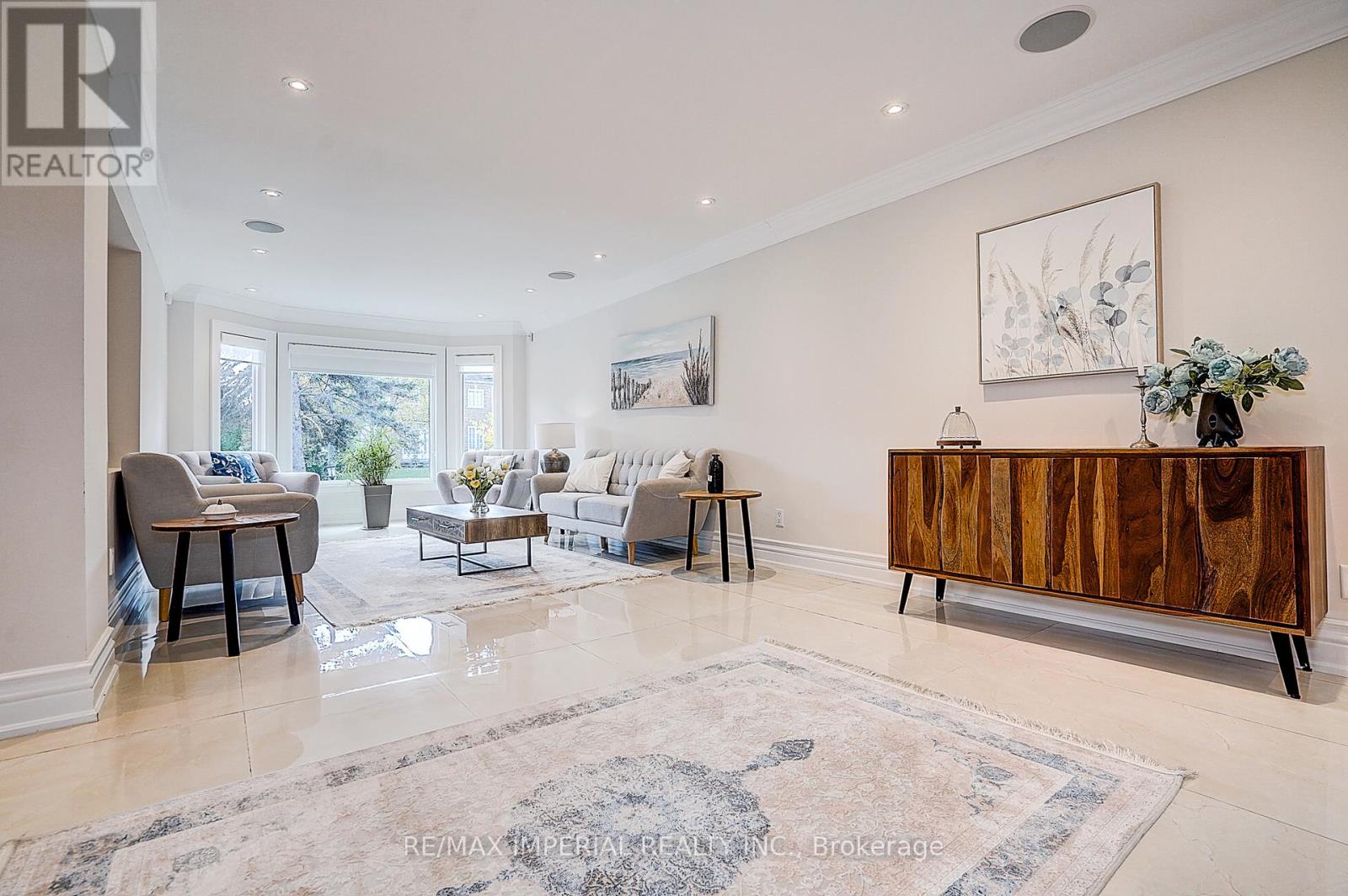 50 Kings Cross Avenue, Richmond Hill (Bayview Hill), Ontario  L4B 2S9 - Photo 9 - N12853876