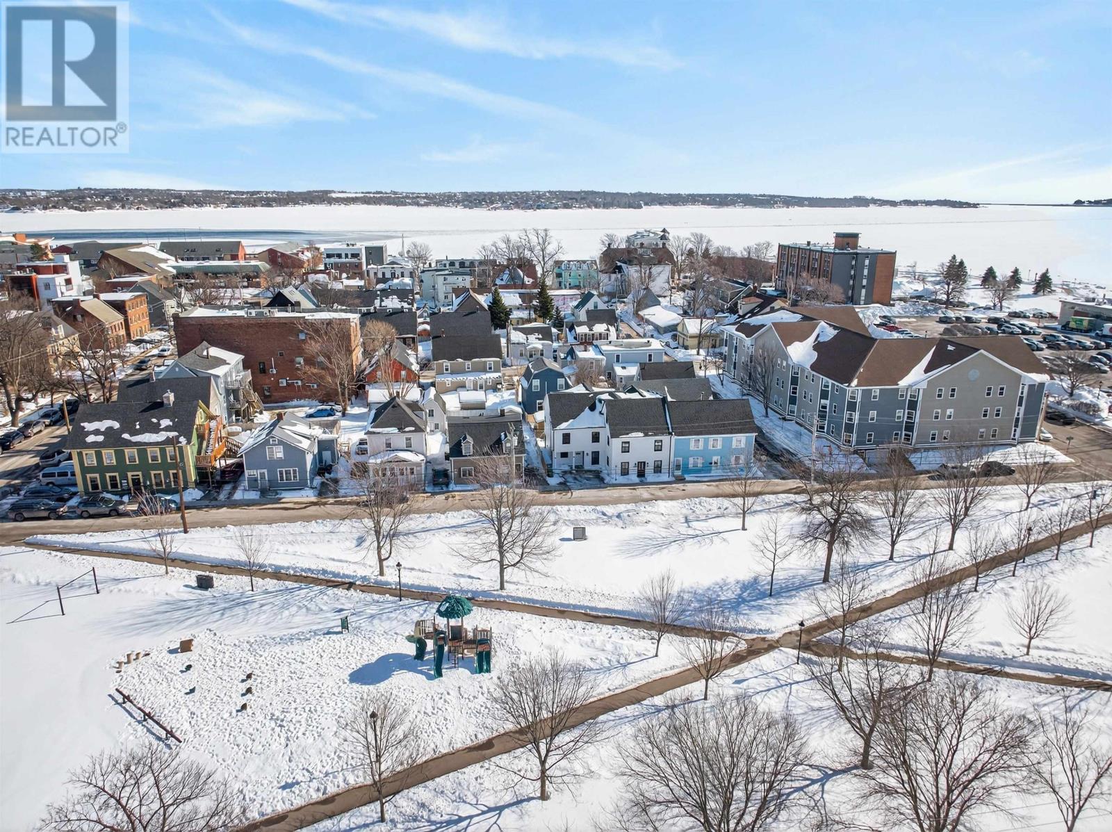 201 52 Sydney Street, Charlottetown, Prince Edward Island  C1A 1G2 - Photo 2 - 202604001