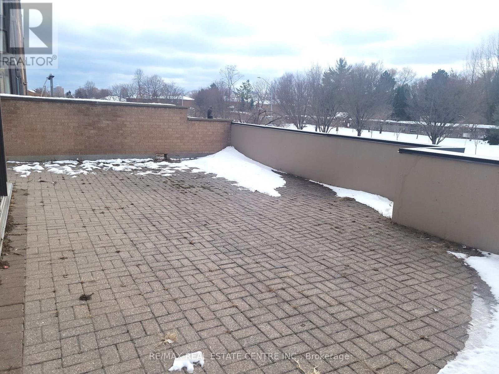 209 - 285 Enfield Place, Mississauga, Ontario  L5B 4L8 - Photo 11 - W12853790