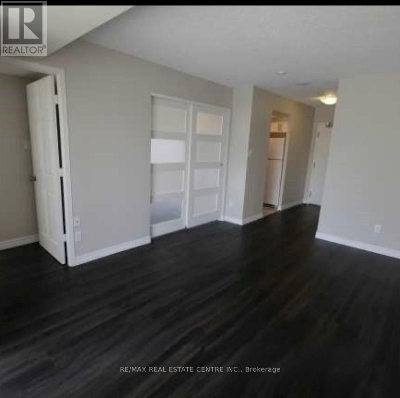 209 - 285 Enfield Place, Mississauga, Ontario  L5B 4L8 - Photo 15 - W12853790