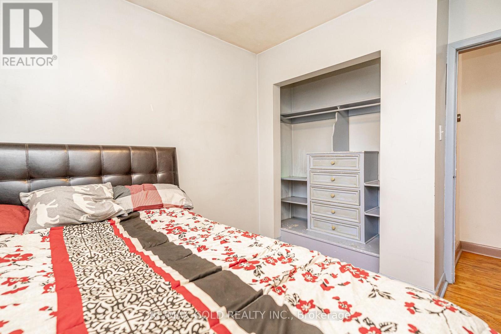 521 Sandbrook Road, Oakville (Wo West), Ontario  L6L 4M6 - Photo 24 - W12853862