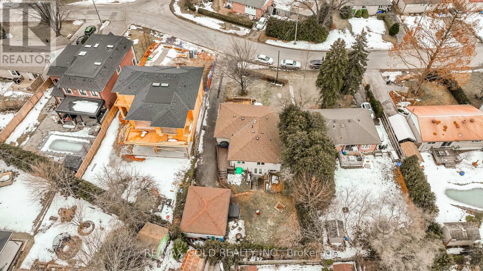 521 Sandbrook Road, Oakville (Wo West), Ontario  L6L 4M6 - Photo 39 - W12853862