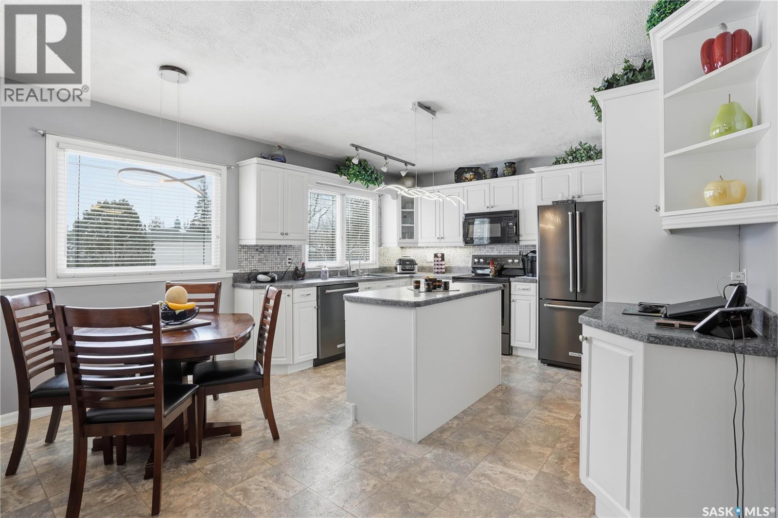 1922 8th Avenue N, Regina, Saskatchewan  S4R 0G6 - Photo 10 - SK029863