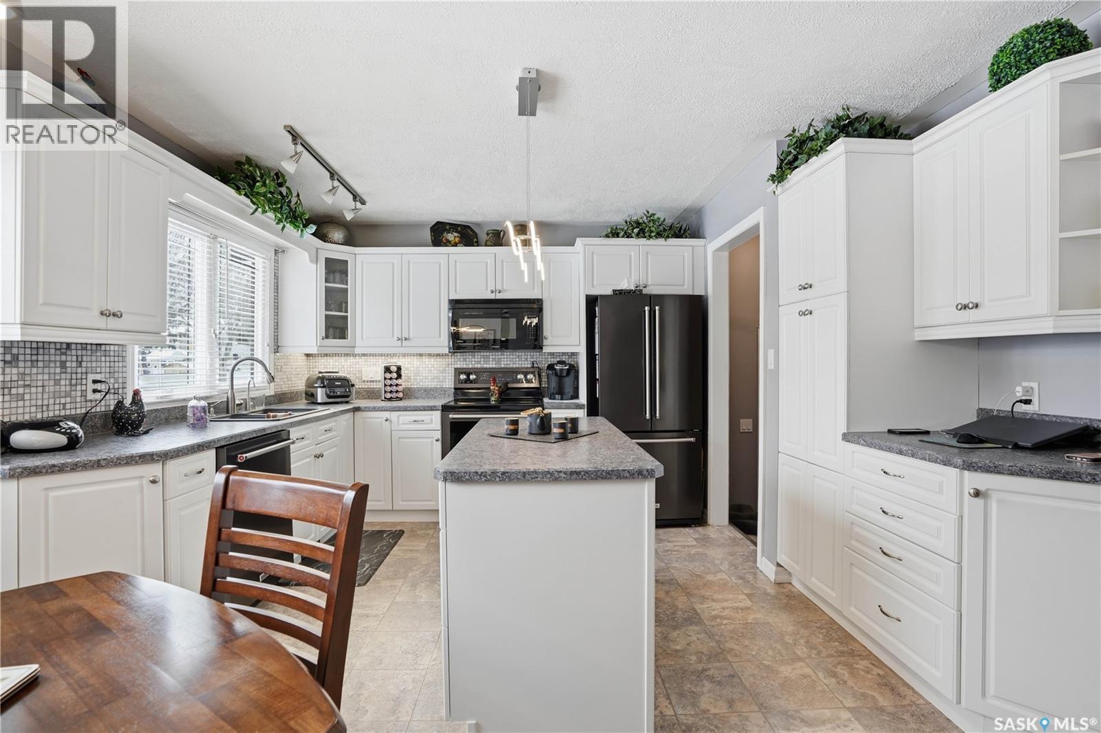 1922 8th Avenue N, Regina, Saskatchewan  S4R 0G6 - Photo 12 - SK029863