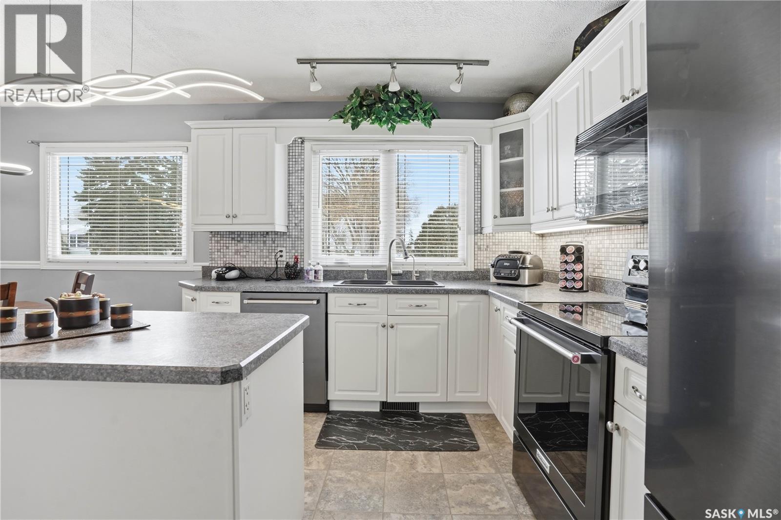 1922 8th Avenue N, Regina, Saskatchewan  S4R 0G6 - Photo 13 - SK029863