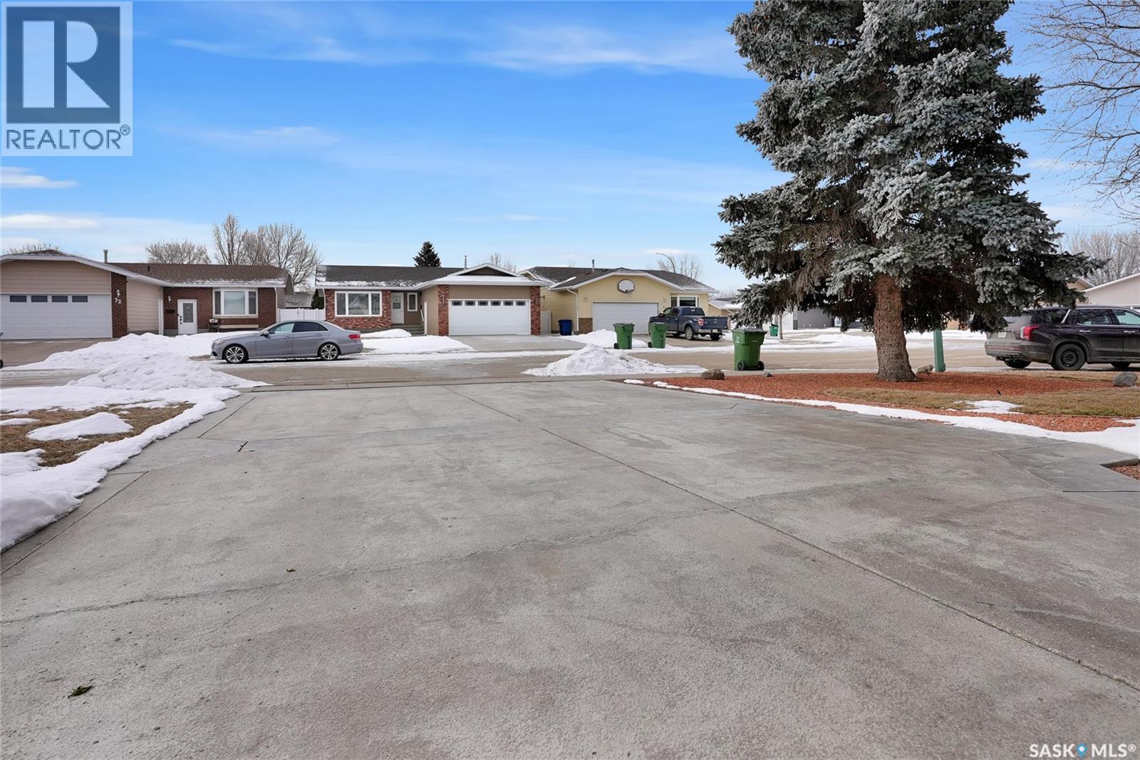 69 Thorn Crescent, Moose Jaw, Saskatchewan  S6J 1J2 - Photo 4 - SK029769