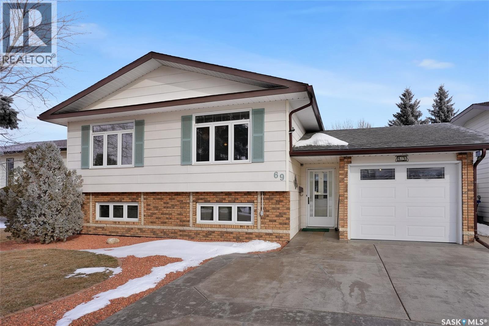 69 Thorn Crescent, Moose Jaw, Saskatchewan  S6J 1J2 - Photo 5 - SK029769