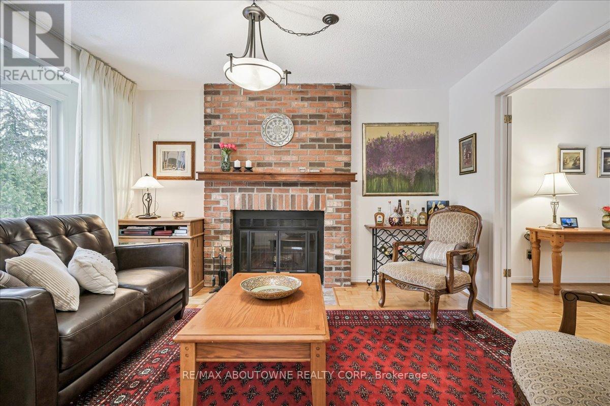 2132 Argon Court, Burlington, Ontario  L7R 4E6 - Photo 12 - W12853108