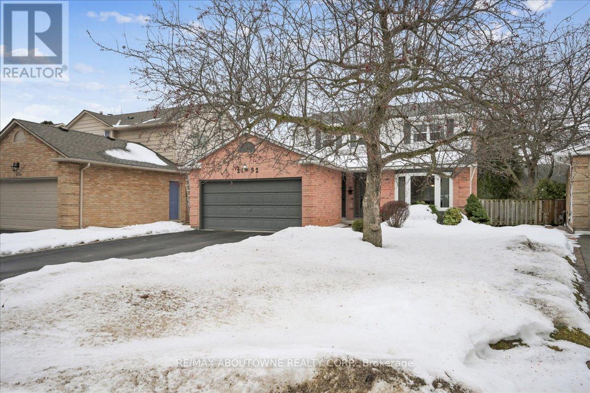 2132 Argon Court, Burlington, Ontario  L7R 4E6 - Photo 4 - W12853108