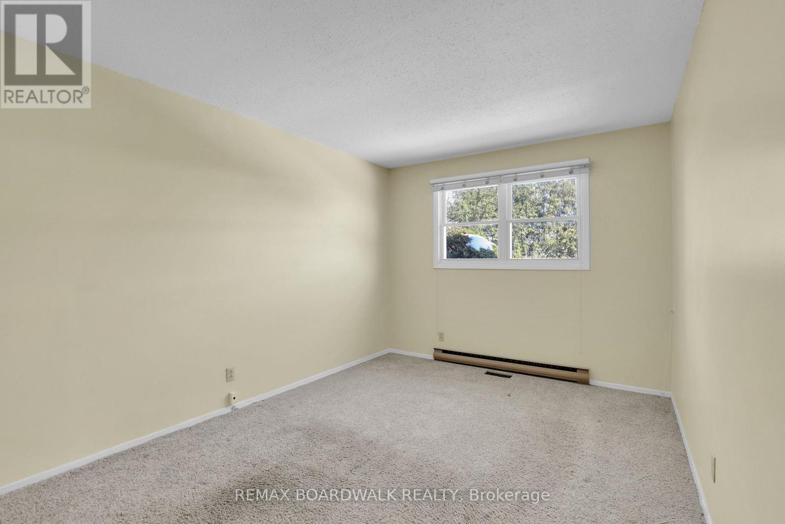 116 Old Colony Road, Ottawa, Ontario  K2L 1M2 - Photo 18 - X12849386