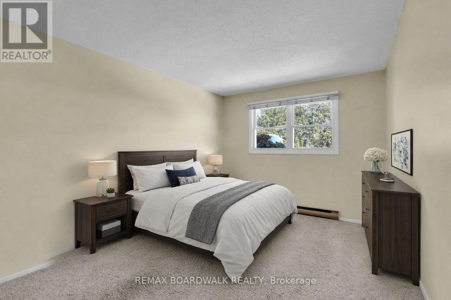 116 Old Colony Road, Ottawa, Ontario  K2L 1M2 - Photo 19 - X12849386