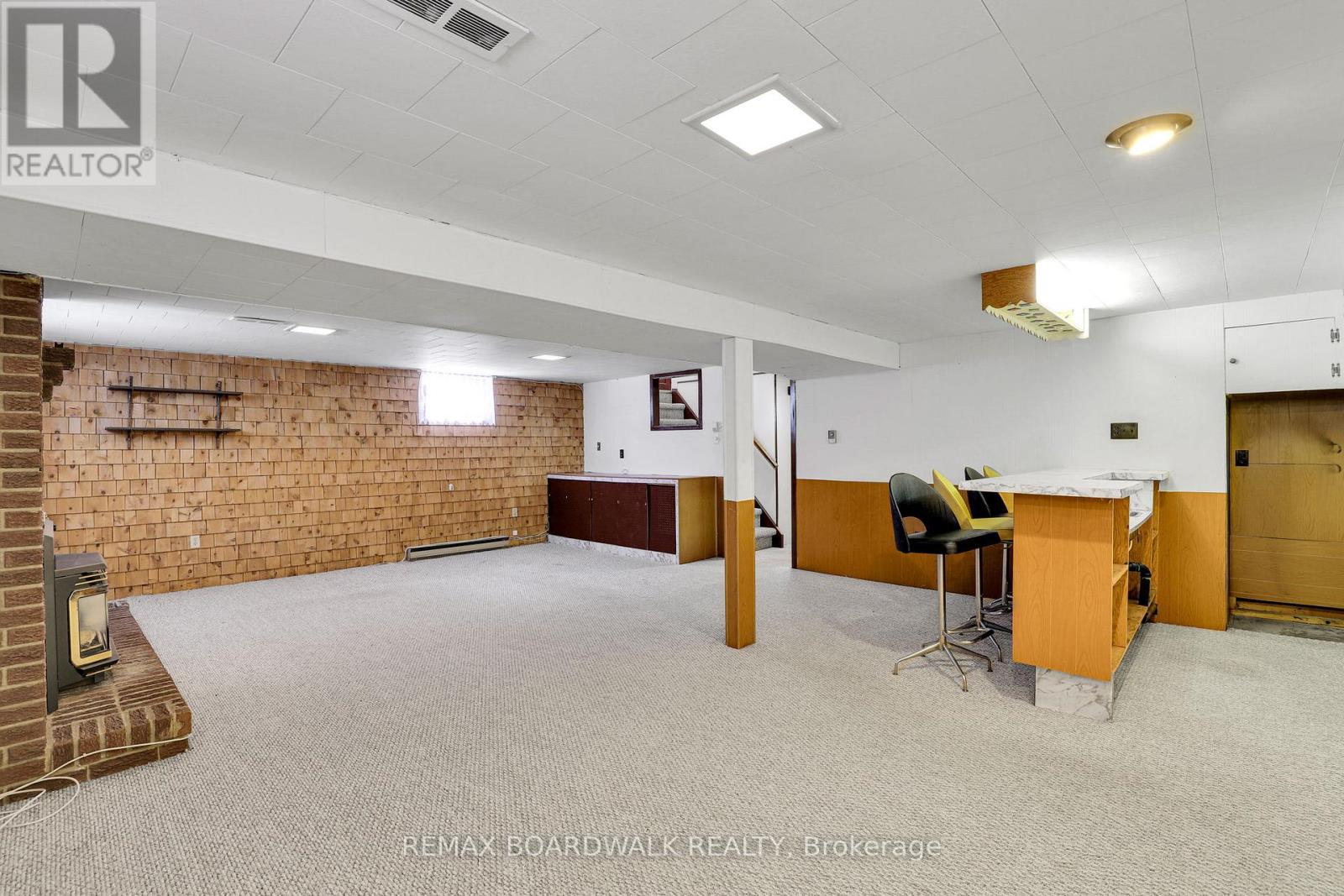 116 Old Colony Road, Ottawa, Ontario  K2L 1M2 - Photo 5 - X12849386