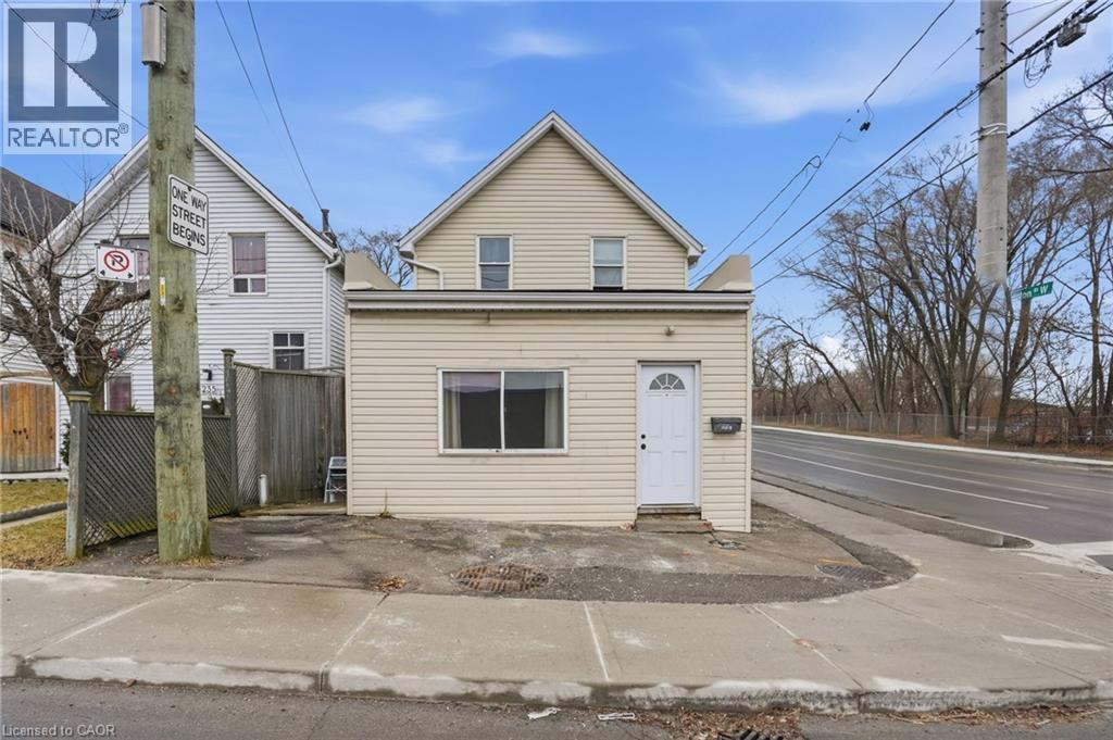 237 Queen Street N Unit# Bachelor, Hamilton, Ontario  L8R 2W2 - Photo 3 - 40809005