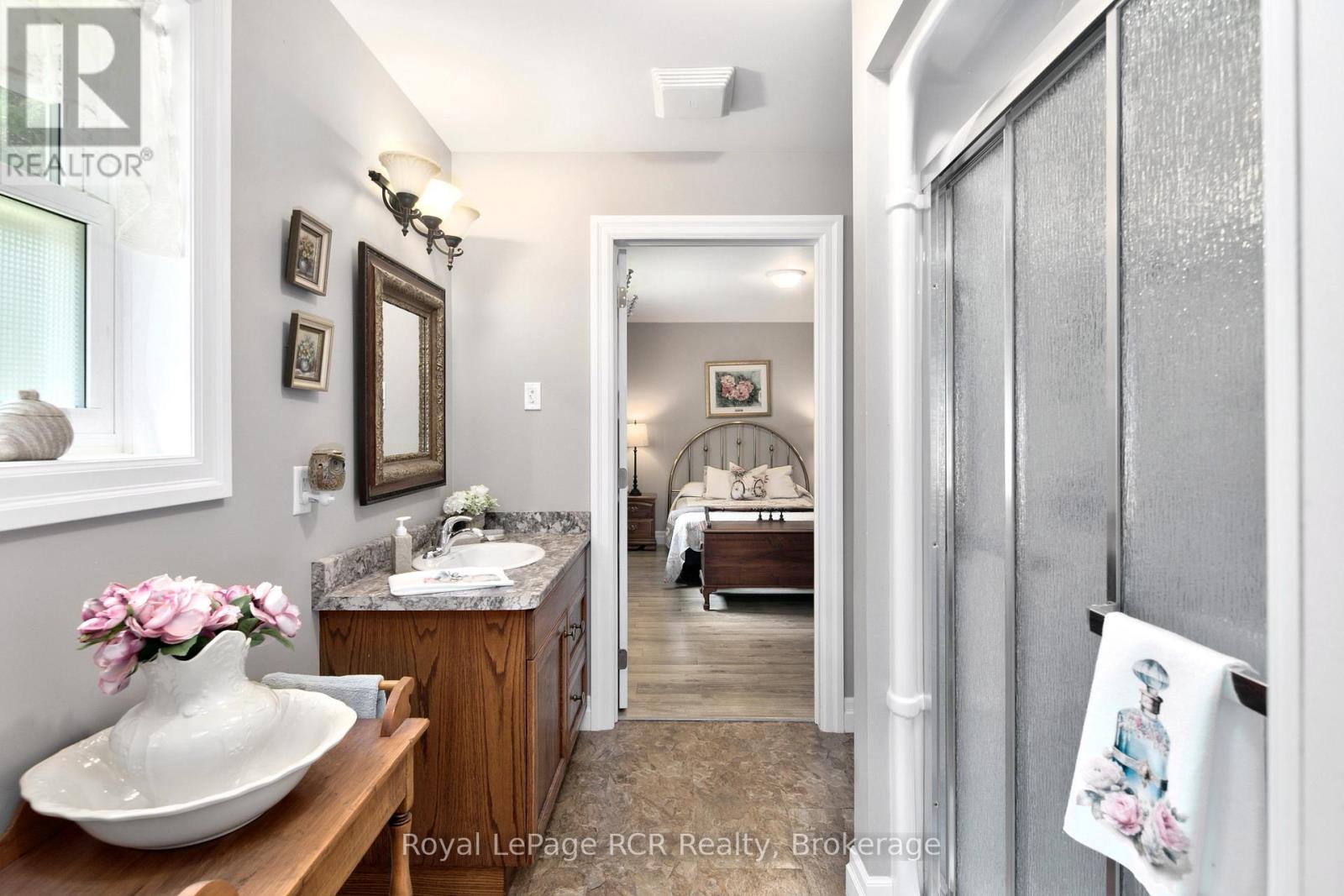 121 Brown's Lane, Georgian Bluffs, Ontario  N0H 2K0 - Photo 28 - X12854018