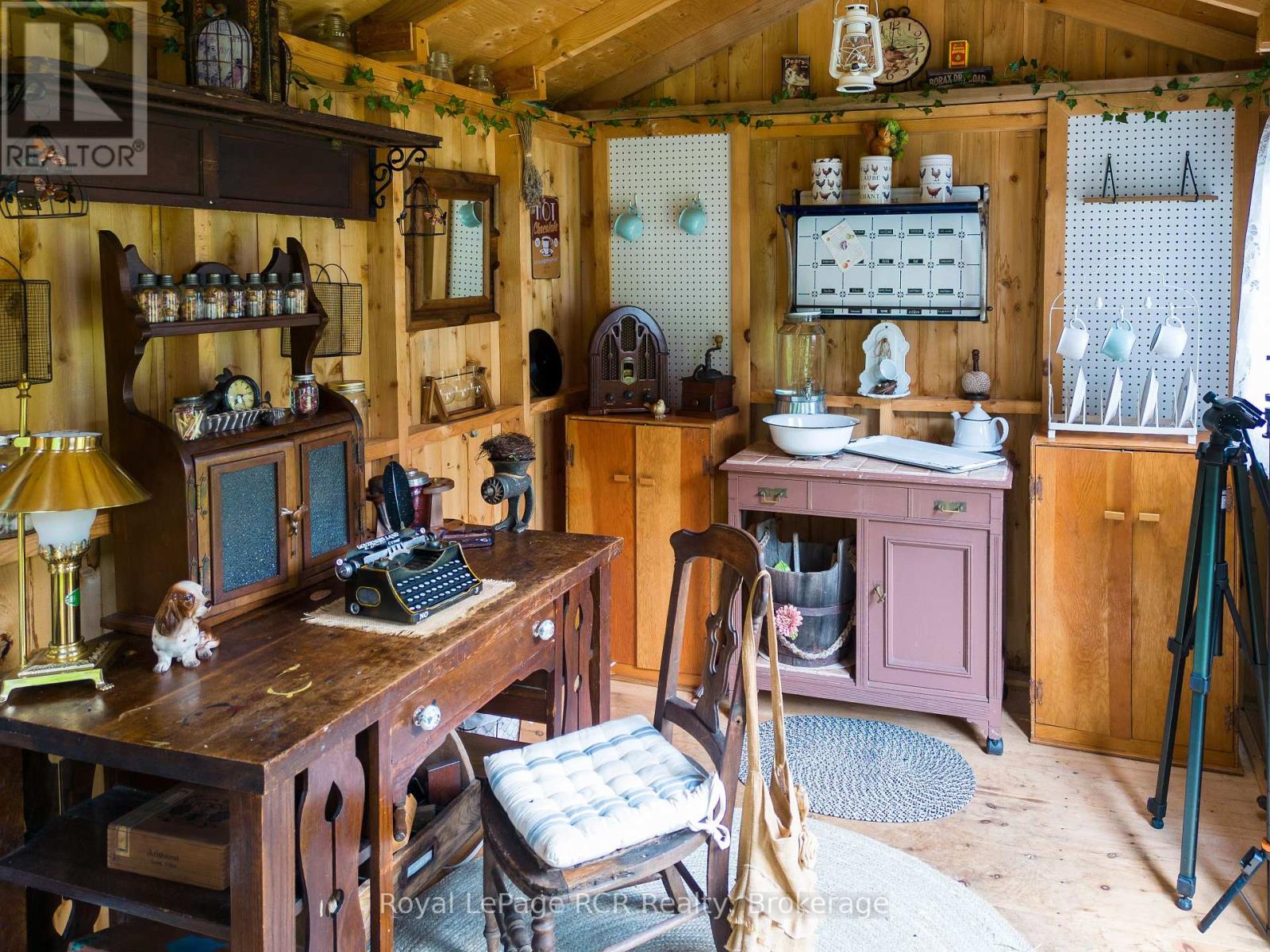 121 Brown's Lane, Georgian Bluffs, Ontario  N0H 2K0 - Photo 39 - X12854018