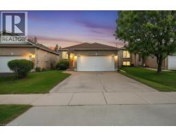 8 BRADLEY Lane, Brantford, Ontario