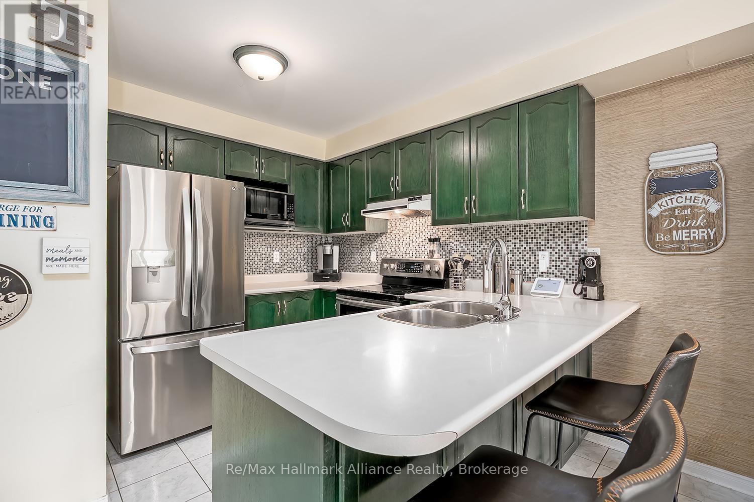 2411 East Gate Crescent, Oakville, Ontario  L6H 6L1 - Photo 14 - W12854198