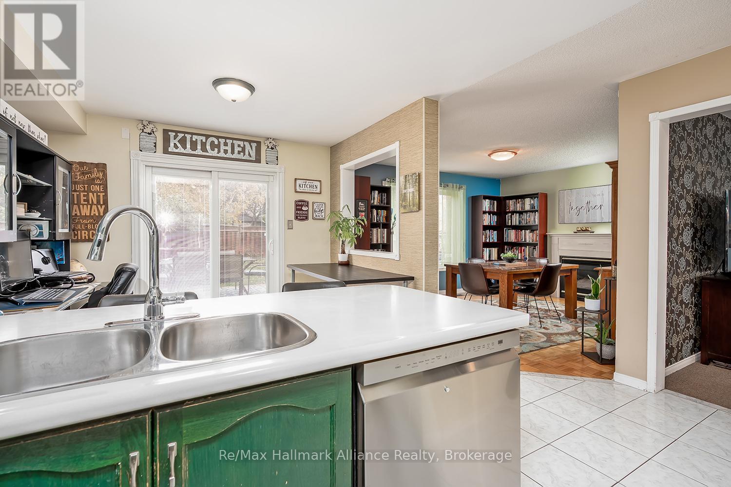 2411 East Gate Crescent, Oakville, Ontario  L6H 6L1 - Photo 17 - W12854198