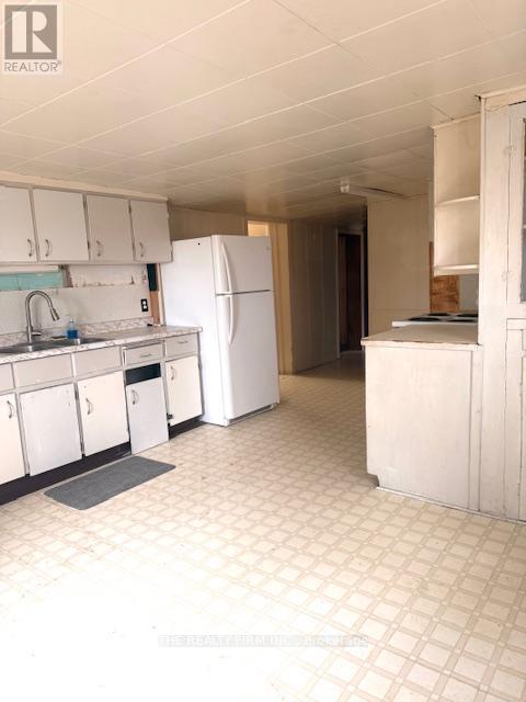 10181 Ivan Drive, Middlesex Centre, Ontario  N0M 2A0 - Photo 10 - X12854102