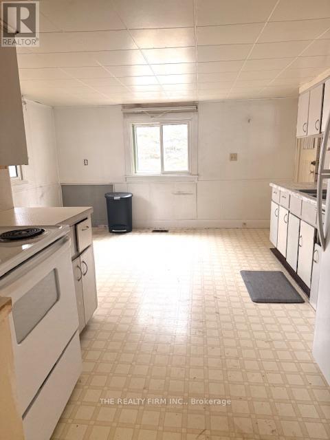 10181 Ivan Drive, Middlesex Centre, Ontario  N0M 2A0 - Photo 11 - X12854102